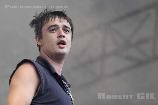 BABYSHAMBLES - 2005-08-26 - SAINT CLOUD - Domaine National - Scene de la Cascade - Peter Doherty